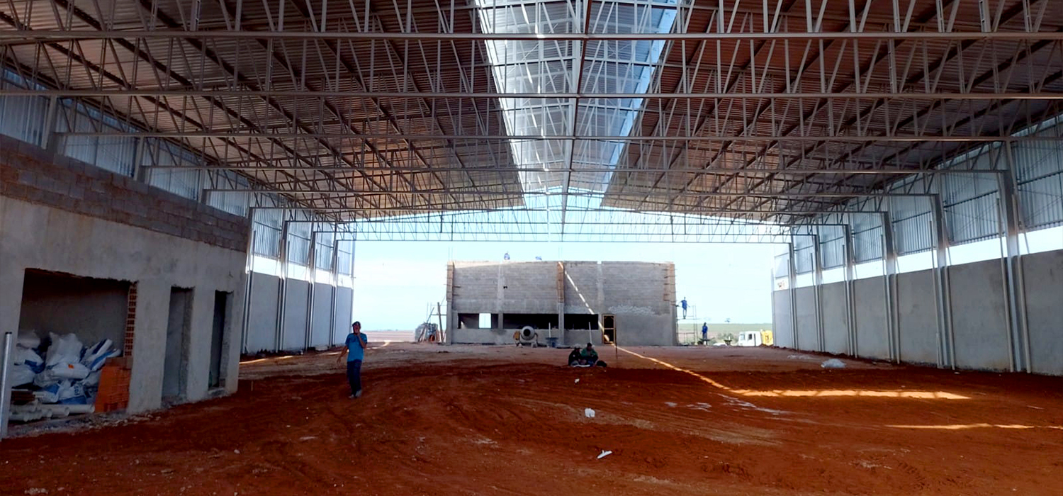 interior de galpão industrial